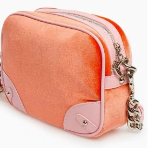 **SOLD** Juicy Couture Hollyhock Peach Velour Crossbody Camera Bag Pink PU - Picture 7 of 14